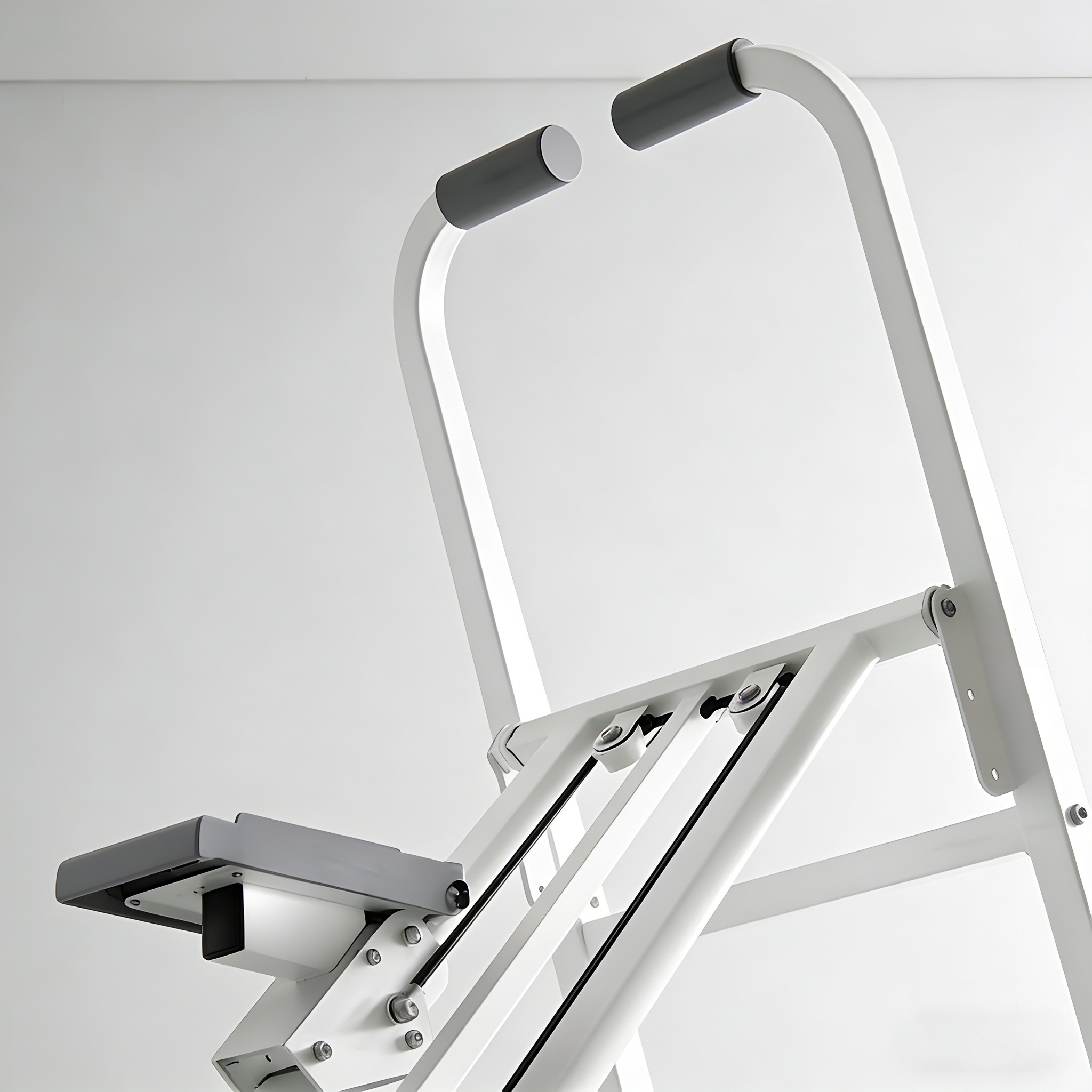 An Adjustable-height, Foldable Stair Stepper with a Heavy-duty Iron Frame, Designed for Manual Low-impact Full-body Workouts. Features a Space-saving Design, Ideal for Home Gym Cardio and Strength Training. A Dedicated Indoor Climbing Stepper