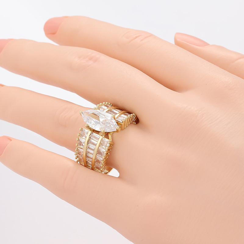 Women's Elegant Luxury Three-Layer Synthetic Zirconia Ring