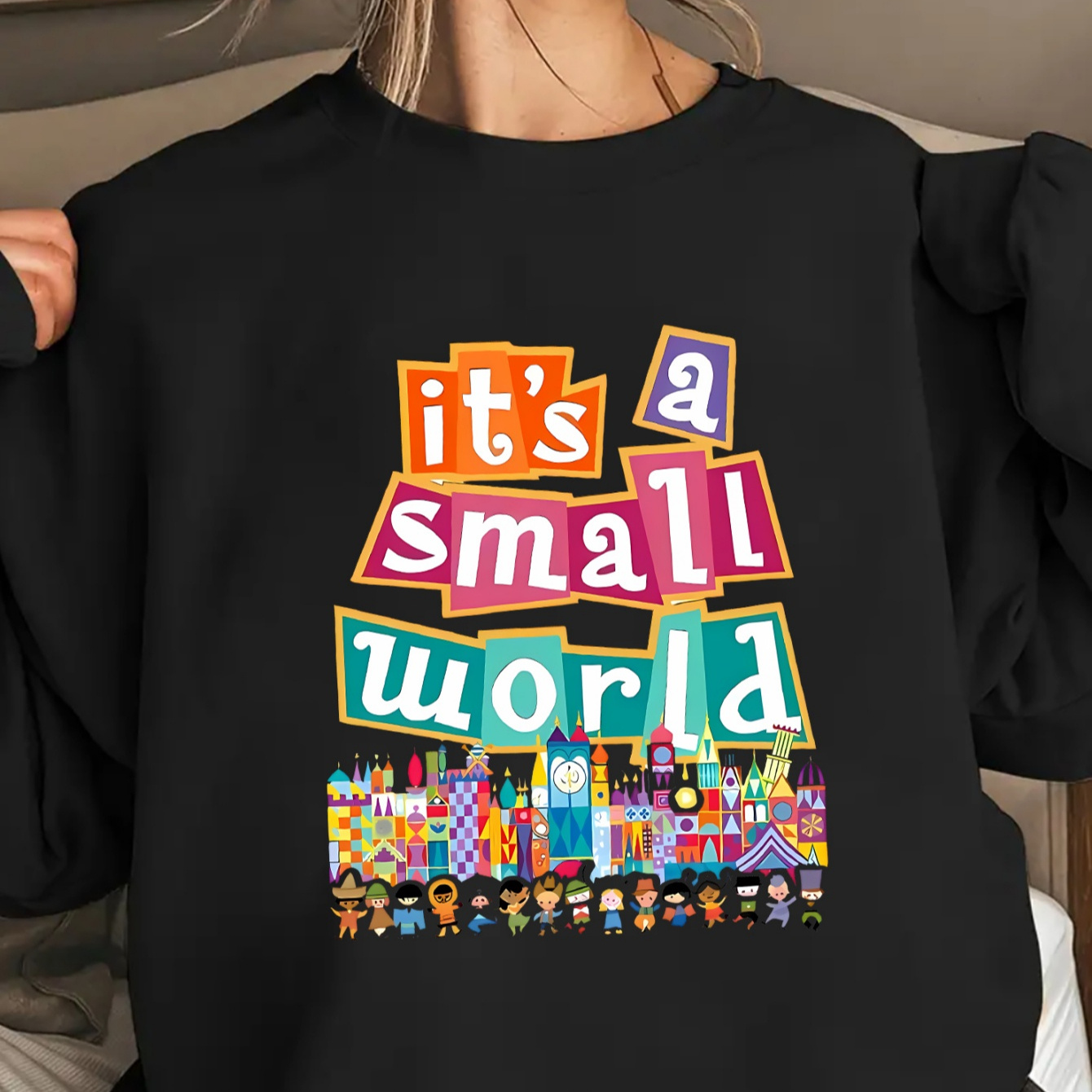 

Women's Casual Crewneck Sweatshirt With " A Small World" Print, Polyester, Stretch Fabric, Fashionable Pullover Top For Adults