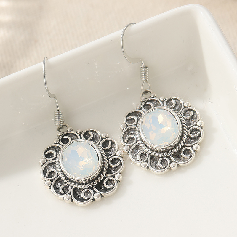 Vintage Bohemian Style Synthetic Zirconia Flower Earrings