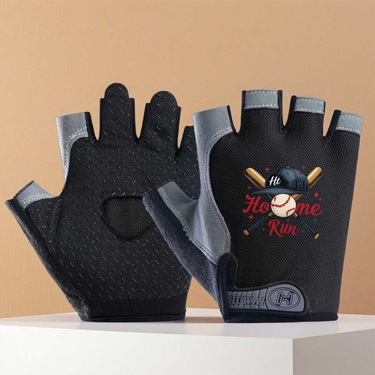 1 par de guantes estampados con temática de béisbol: retailer-supplied image