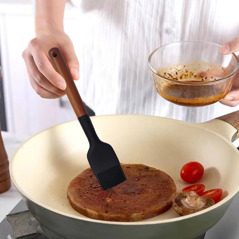 Heat-Resistant Silicone Baking & Grilling Brush with Wood Handle & Hang Hole - Non-Stick Pastry Brush Suitable for Butter, Oil, Sauces - Ideal for Pancakes, Waffles, Cakes, BBQ,, Grill - Cooking Brush (Heatproof)