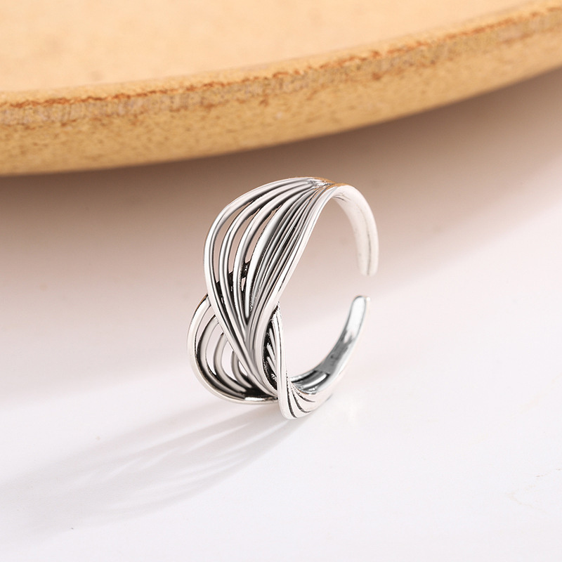 Vintage-Style Hollow Cross-Wrapped Ring for Women