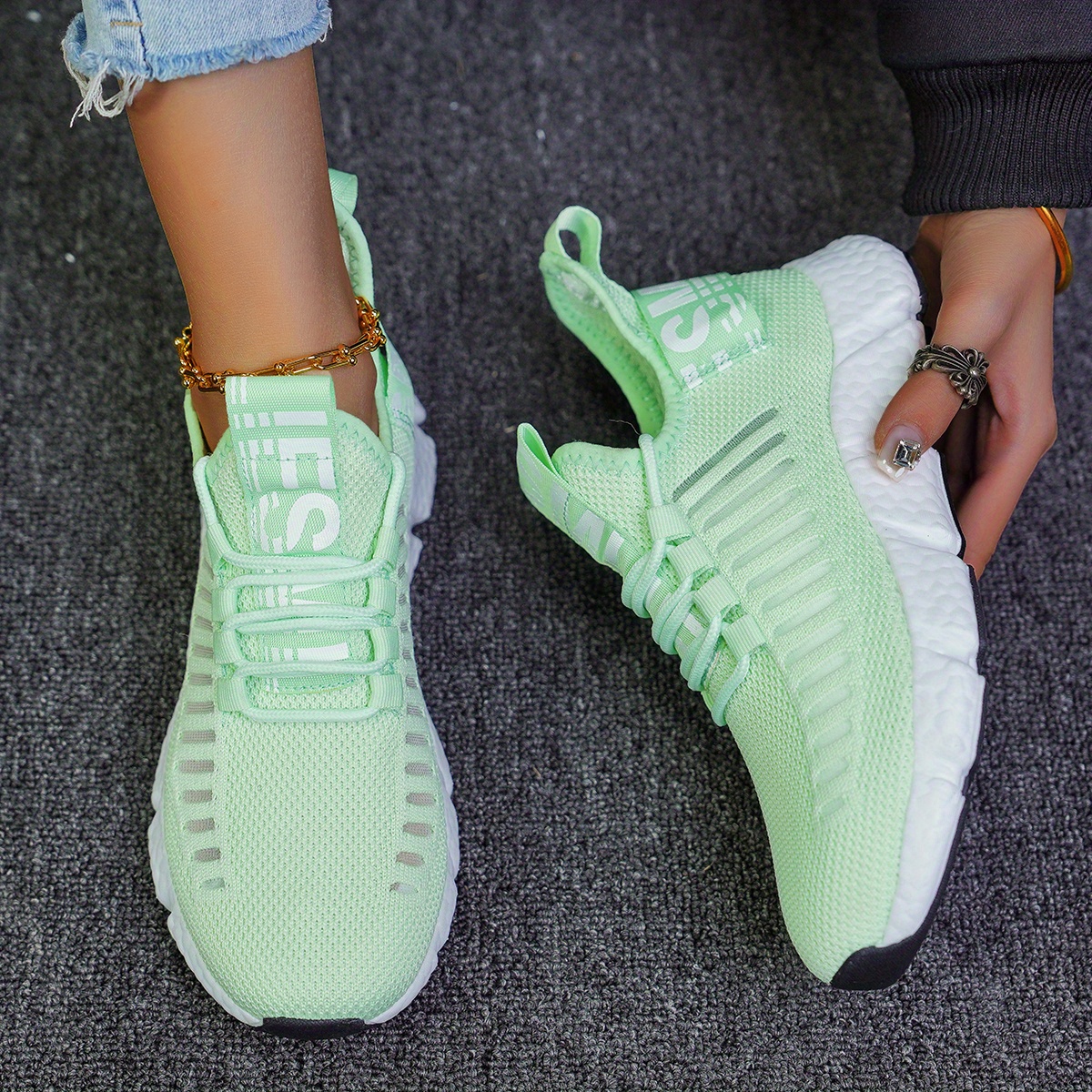 E-shop Leichte Sport-Sneaker für Damen – Atmungsaktive, bequeme Laufschuhe mit „Sonic“-Design, blau-weißem Streifenmuster, EVA-Sohle für ganztägigen