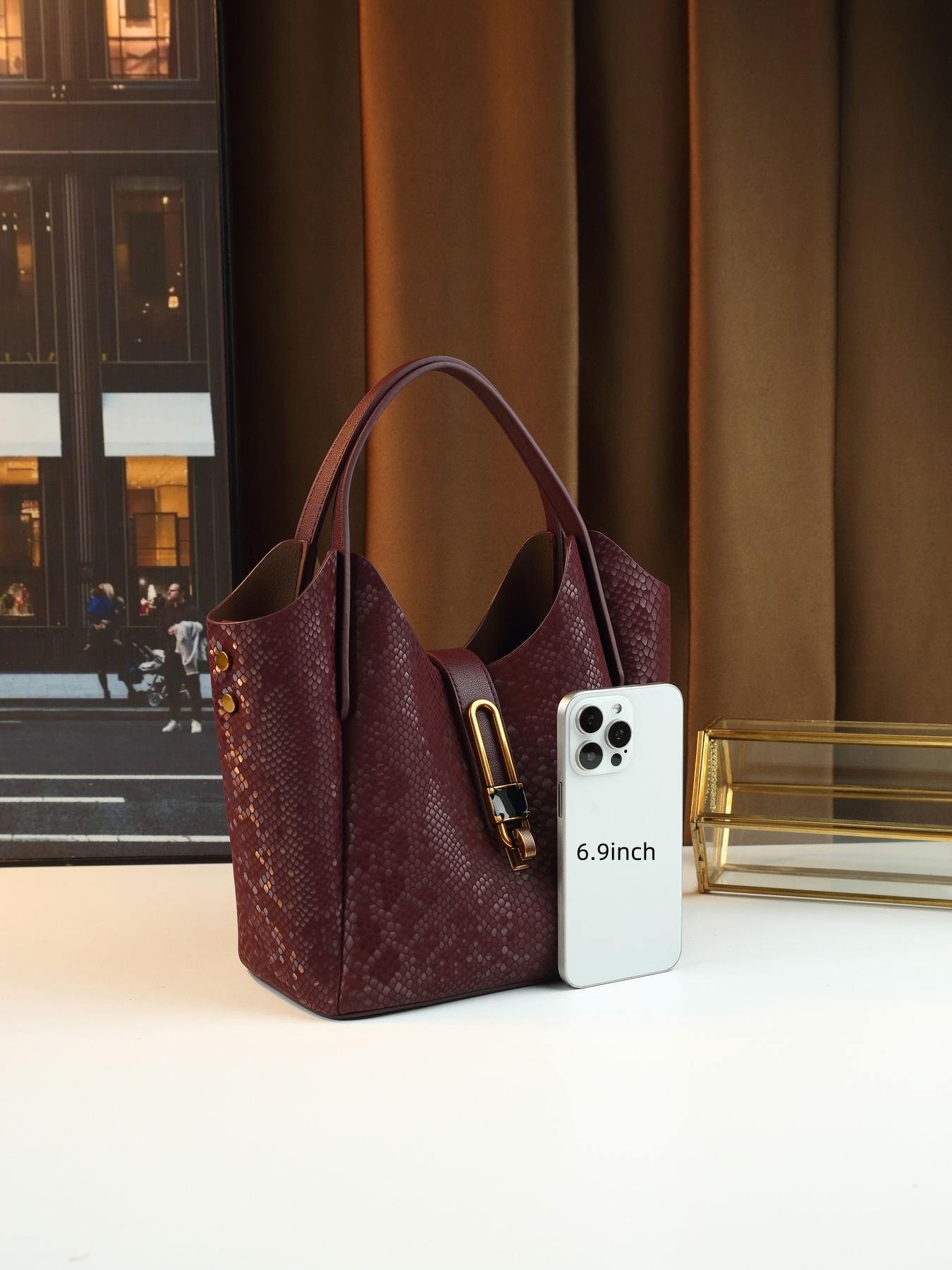 Coffee Gradient Snake Print Bucket Bag on model