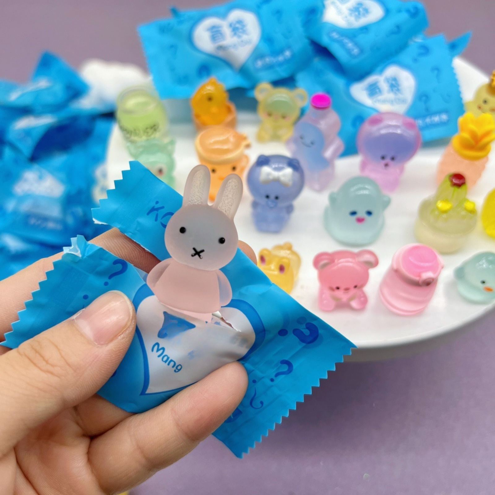 

26pcs -the-dark Surprise Mystery Box - Cute Animal Resin Figurines (bunnies, Chickens, , Ducks) With Heart-shaped Candy Wrapper - , Party Favors, Birthday & Holiday Gifts, Cute Gifts