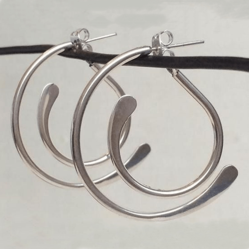 Women' Piercing Earrings Are Made Of Vintage Copper Material And By