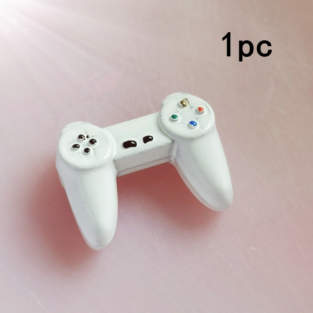 Image of 1/2pcs 1:12 Scale Miniature Game Controller Dollhouse Accessory - Realistic / Gamepad Model Suitable For Dollhouse Decor, Miniature Scenes & Photography Props