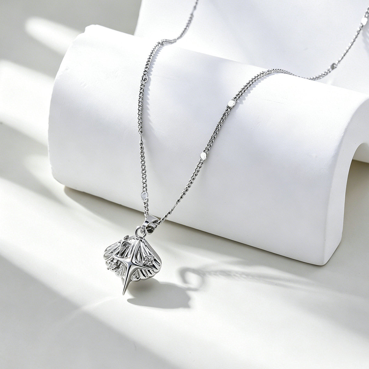 Premium Creative Starburst Pendant Necklace with Hand-Set Synthetic Zirconia