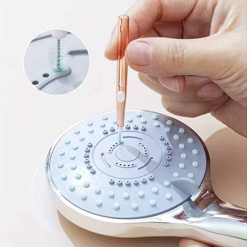 4pcs mobile phone retractable cleaning set, multi-functional mobile phone and earphone cleaning kit, mobile phone cleaning, repair and restoration of mobile phone and tablet charging ports, lightning cable and connectors, easy to store and carry design