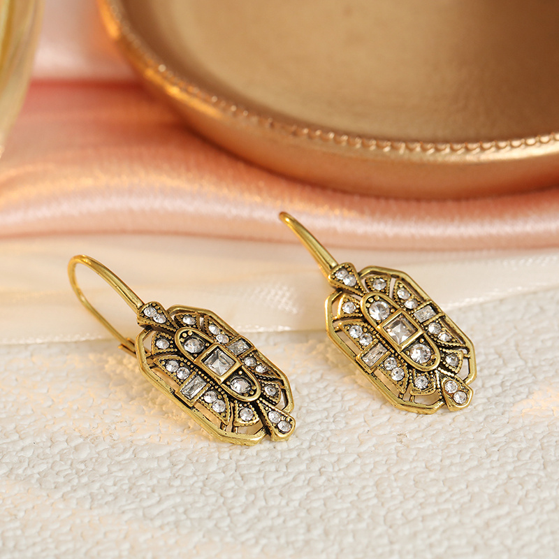 Women's Elegant Light-Luxury Earrings with Hollow Frames