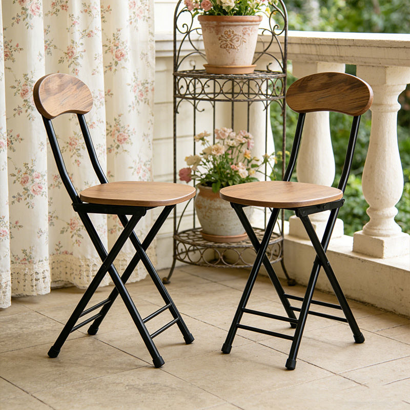 Silla Universal Apilable en Marrón. ¡Adecuada para Todas las Edades, Incluyendo Personas Mayores y Niños! Fabricada con Material Grueso y Duradero para Uso Intensivo. Diseño Apilable que Ahorra Espacio. Asiento Cómodo que Previene la Fatiga Incluso durante Largas Horas. Perfecta para Hogar, Oficina