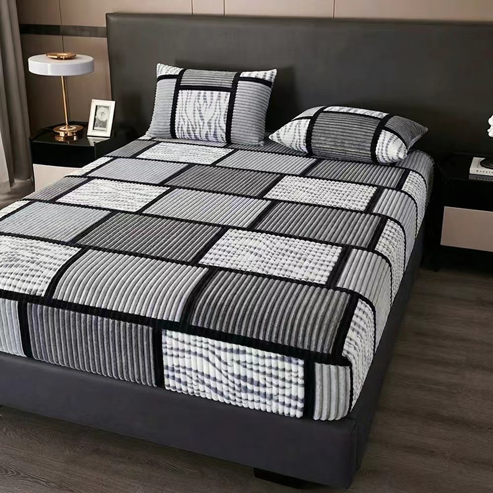 Image of Geometric Checkered Velvet Fitted Sheet, Machine Washable, Skin-friendly Soft Fabric, Thick Bedding, Suitable For