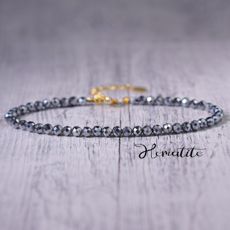 

1 bracelet de perles de hématite , design en pierre naturelle, accessoire unisexe pour et les festivals de musique, cadeau toutes