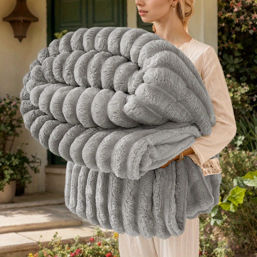 Multifunctional Imitation Rabbit Fur Blanket, Double-Sided Fleece for Warmth, Nap Blanket, Air Conditioning Blanket, Warm And Comfortable, Universal for 4 Seasons. Suitable for Office Naps, Outdoor Camping, Hiking, Fishing, Etc.