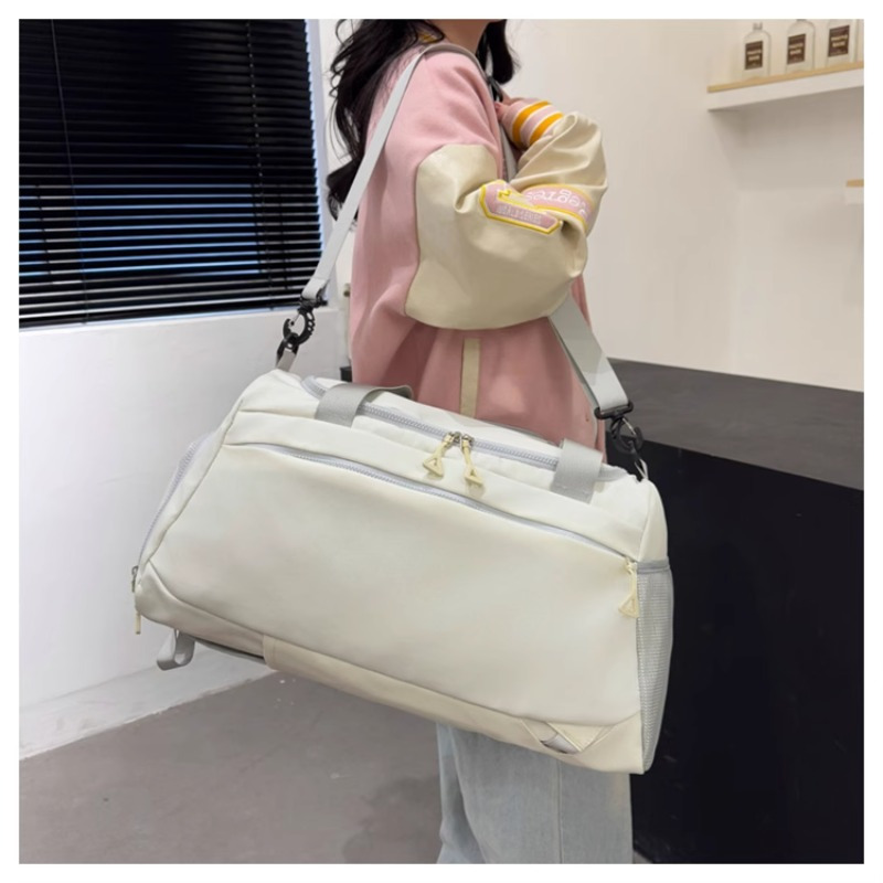 Gran Capacidad Bolsa de Gimnasio y Viaje - Convertible en Mano, Hombro o Mochila con Cierre de Cremallera - Equipaje Ligero y Duradero para Mujeres/Hombres, Negocios, Vacaciones, Yoga, Gimnasio - Compartimento Principal Espacioso & Organizador Frontal - Bolso Diario, Escapada de Fin de Semana, Diseño Minimalista, Correas Ajustables, Tote Portátil, Para Viajeros Frecuentes, Equipo Deportivo, Versátil, Costuras Reforzadas, Estilo Activo