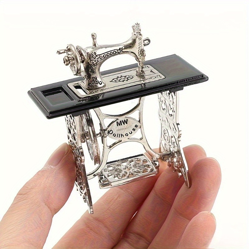 

Vintage Silvery Sewing Machine Statue, Dollhouse Accessory - Metal Collectible For Office Desk And Home Decor