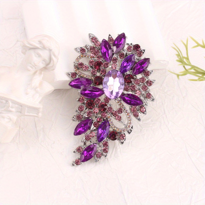 TEMU 1pc Luxurious Rhinestone Brooch, Elegant Pin For Women, Suitable For Decorating Scarves, Dresses, Coats, Bags And Other . A Gift For Your Lover,
