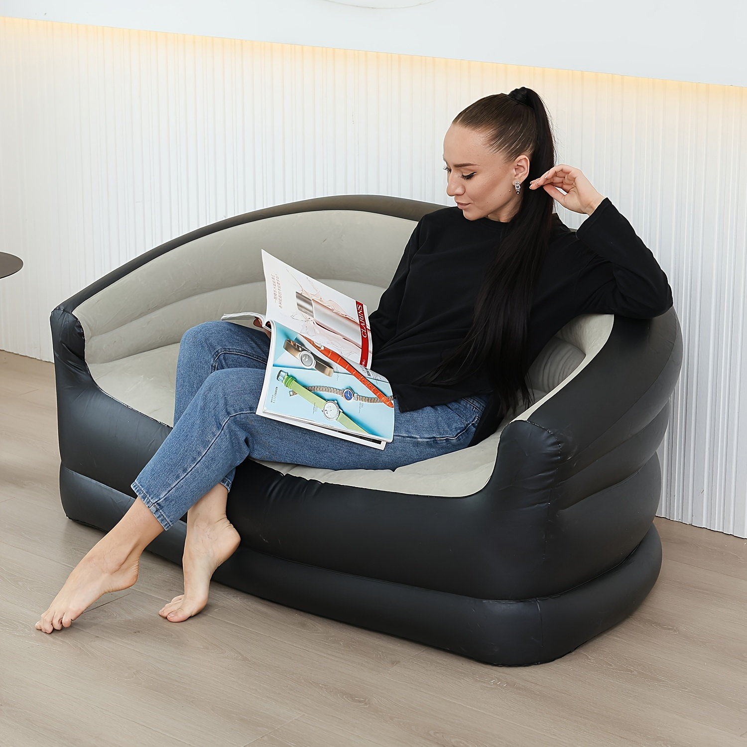 An Inflatable Outdoor Sofa, Portable Inflatable Couch, Foldable Double-Seat Inflatable Sofa, Portable Inflatable Lounge Chair, Equipped with an Air Pump, Featuring a PVC Frame, Suitable for Camping And Family Leisure.