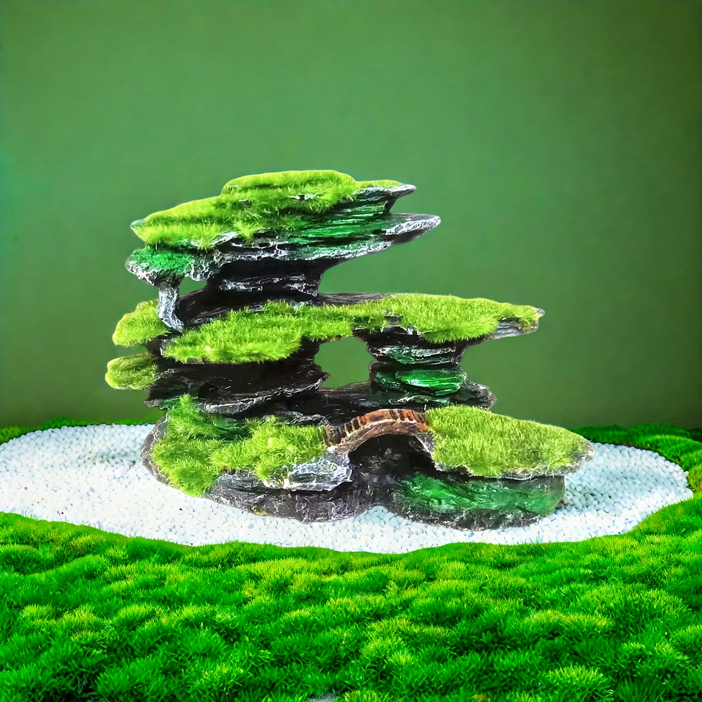 E-shop Nachgeahmte Harz-Aquariumdekoration – Grasbewachsene Berglandschaft mit Brückenbogen, mehrstufiges Aquarium-Ornament, Naturstein-Design