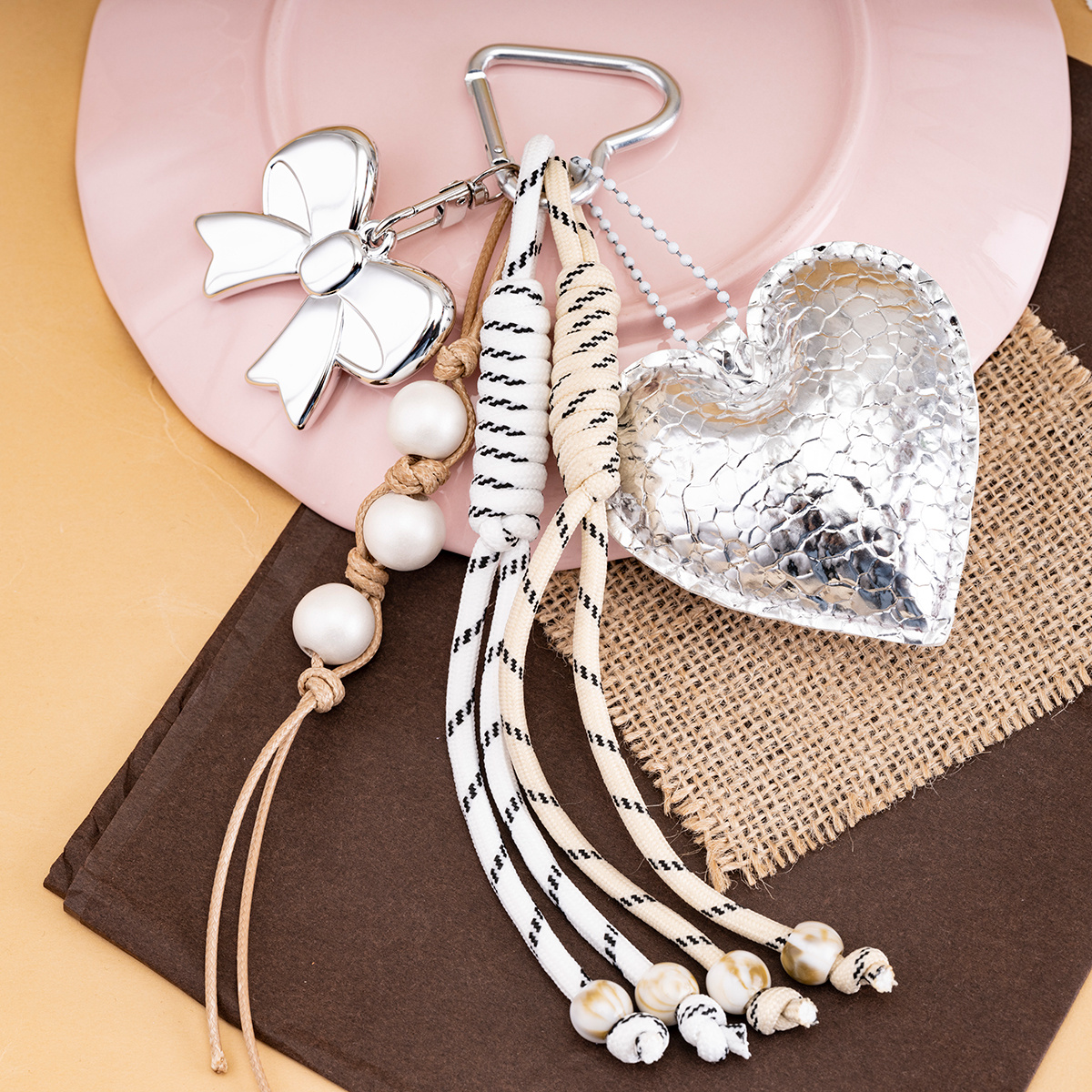 TEMU New Pu Leather Heart Keychain For Women, Original Handbag Charm, Luxurious And Handbag Accessory, Elegant Commuting And Casual Bag Pendant,