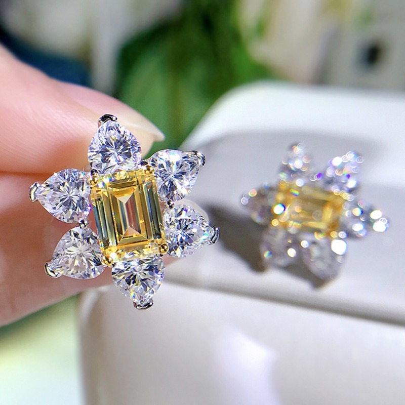 Luxury Inlaid Yellow Zirconia Flower Stud Earrings