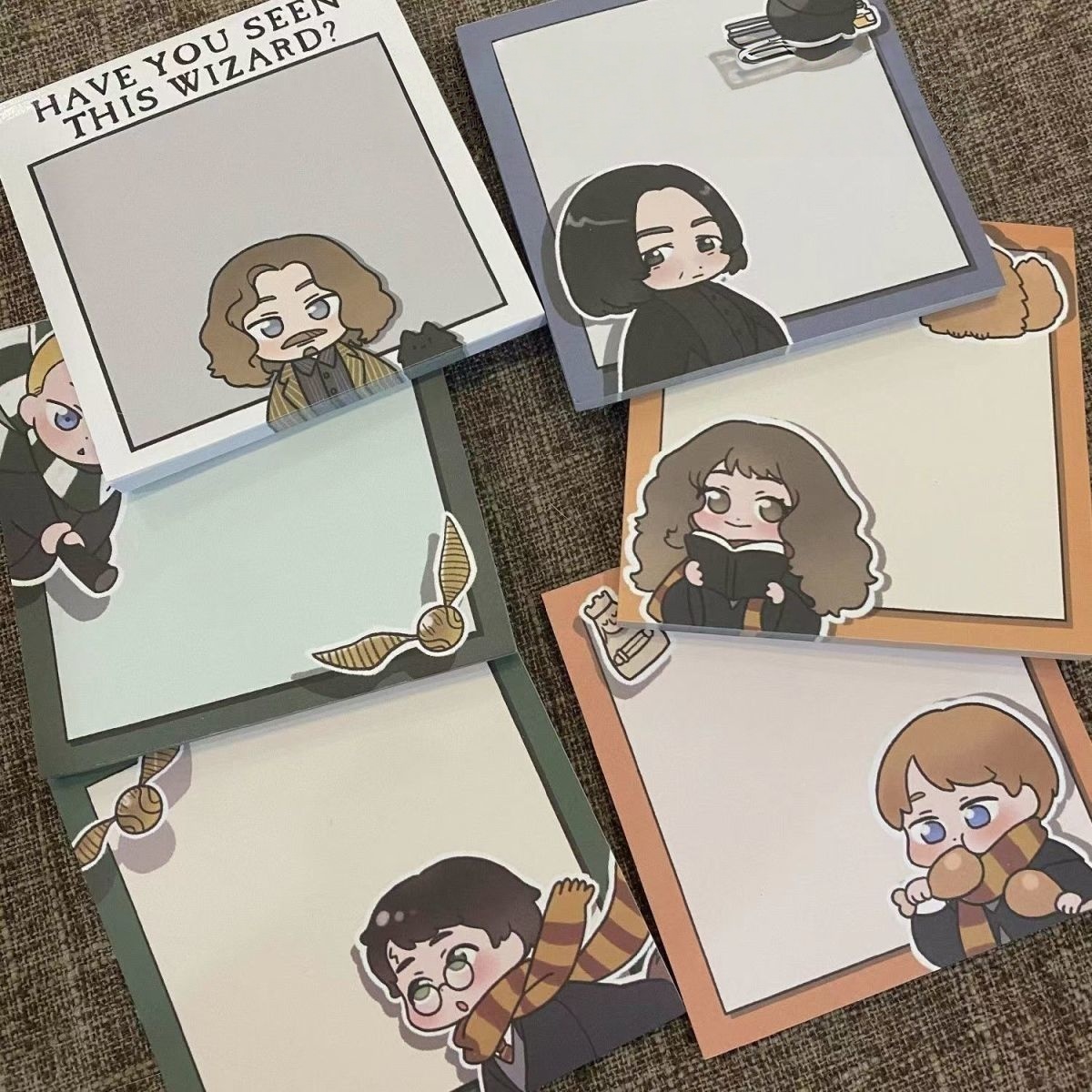TEMU Notas adhesivas oficiales de WB: dos blocs de notas de 60 unidades de de dibujos animados, seleccionados . Papel , sin traspasos. Para uso de
