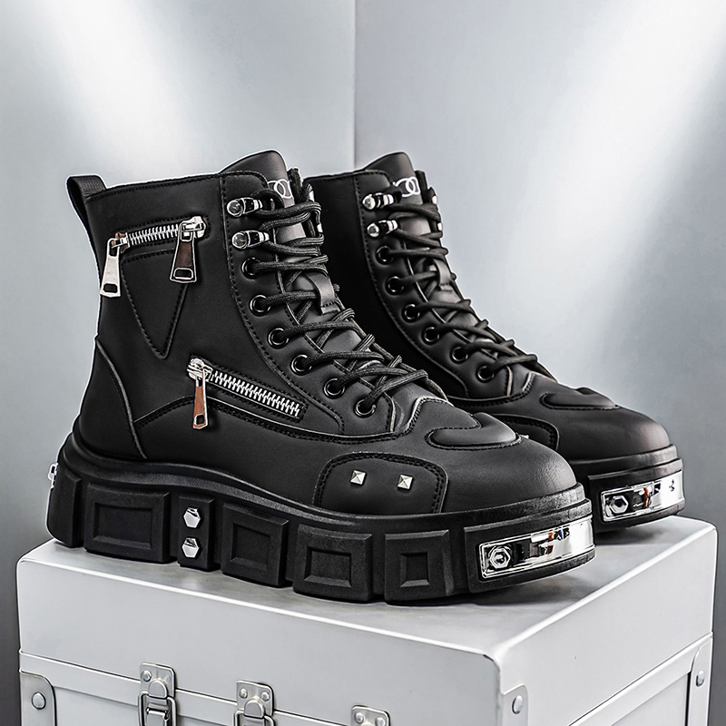 Fashionable Men's Wide-Toe Hiking Boots with Comfortable Lining