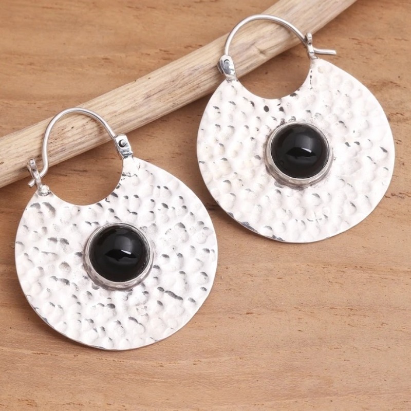 Ladies' Round Ear Buckle with Matte Hammer Pattern