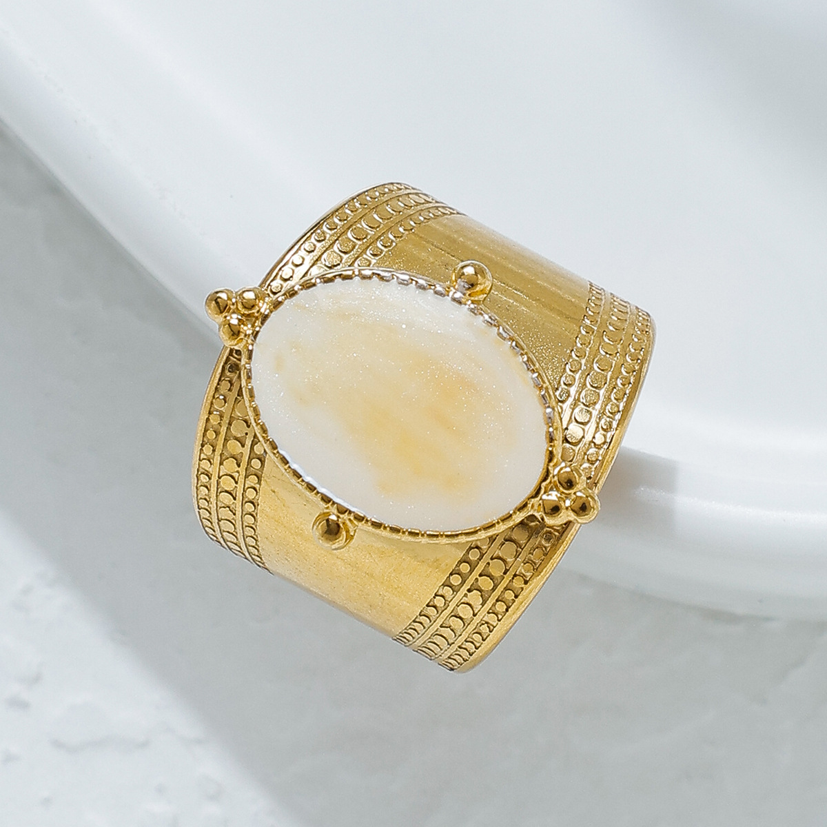 TEMU Bague large ovale vintage effet coulure d'huile, plaquée acier inoxydable, -décoloration, bague de mode haut de gamme style Old Money