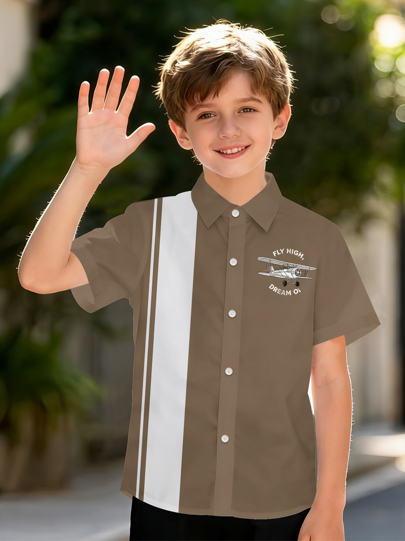 Camisa a rayas Warm Brown Flying Boy con estampado digital, camisa creativa para niños, camisa casual de manga corta con solapa, un regalo perfecto para niños