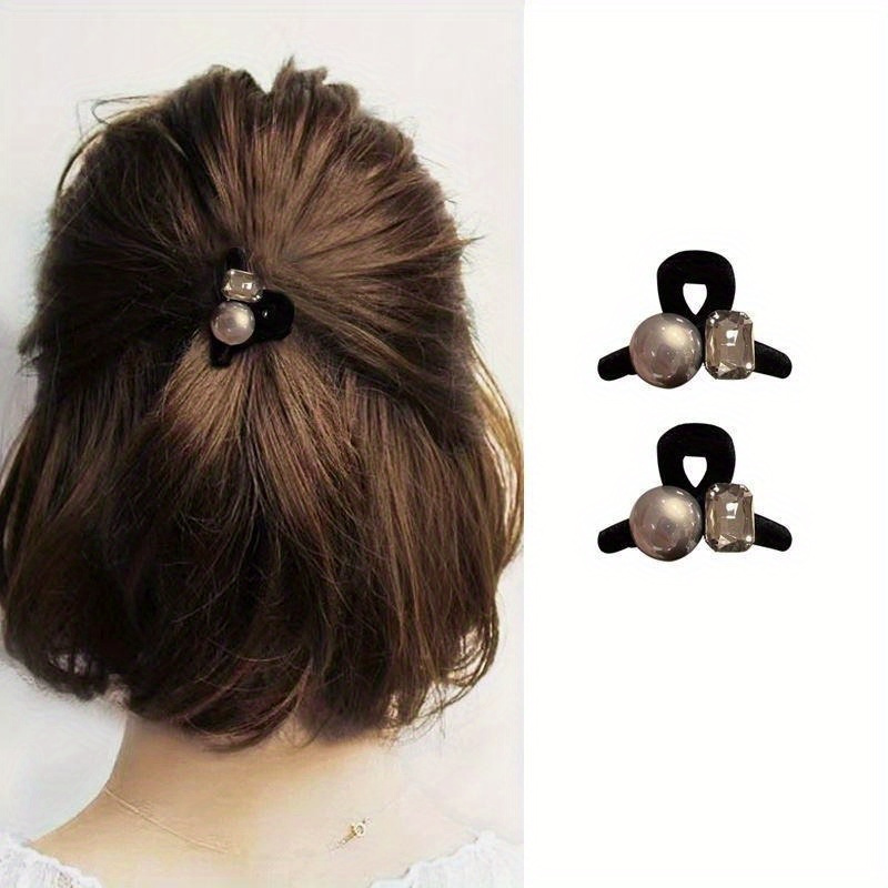 

Hairpin With Pearls And Rhinestones - A Single Round Hair Clip Suitable For Women Aged 14 And Above, Made Of Solid Color Plastic.