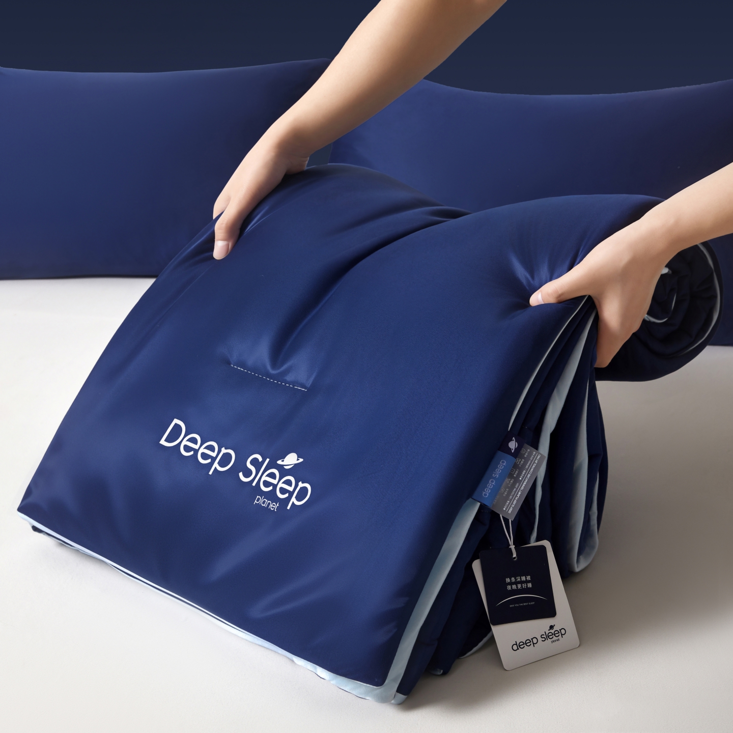 A Cooling Cotton Summer Quilt with Constant Temperature Control for Deep Sleep, an Air-conditioned Summer Quilt for Home Use, a Lightweight Quilt