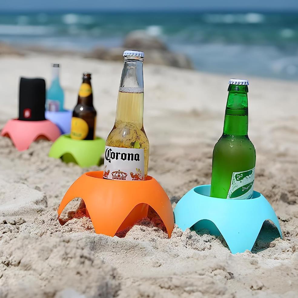 a portable plastic tray for outdoor use designed as a multifunctional cup holder for the beach and camping details 3