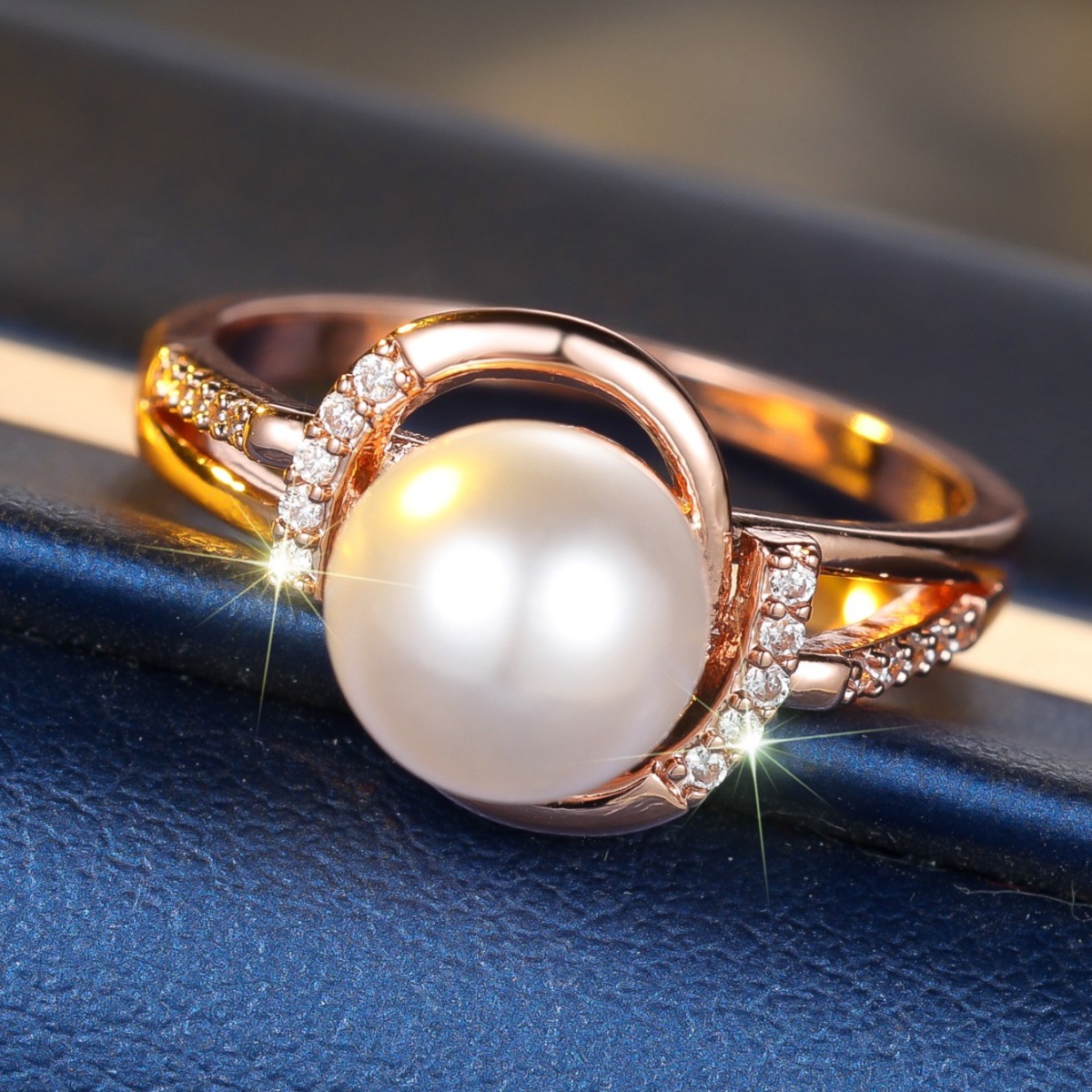 Men's Classic Wedding Style Round Zircon Ring