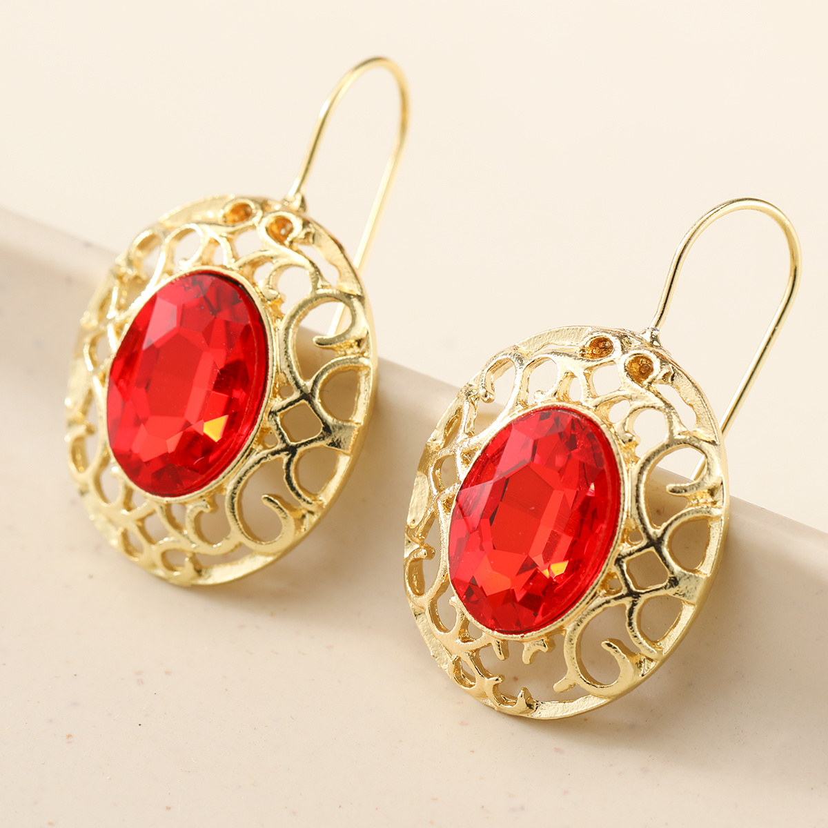 Retro Elegant Floral Hollow Inlaid Pink Synthetic Zirconia Earrings Style Oval Synthetic Zirconia Ear Jewelry Light Luxury Evening Fashion Accessory