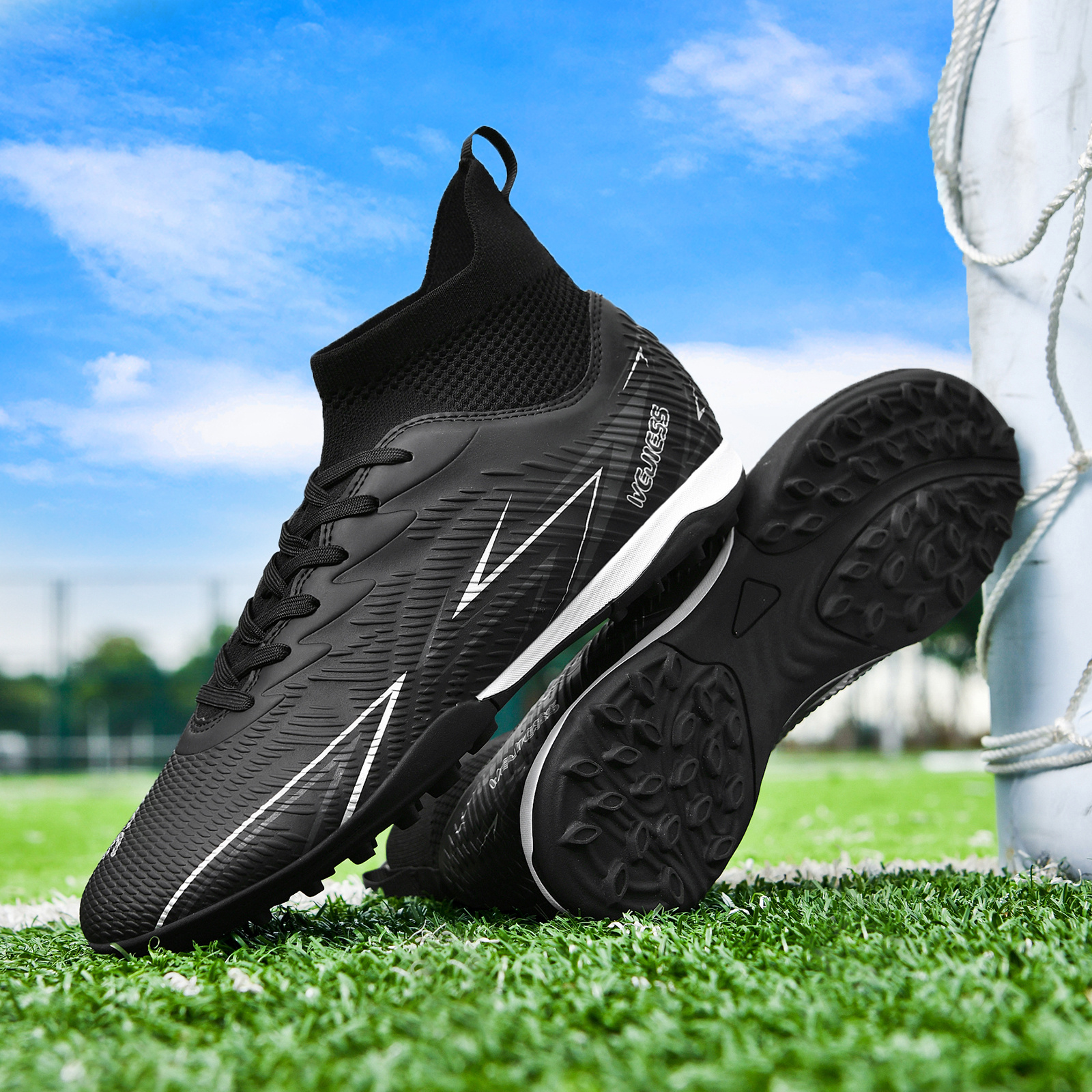 Zapatillas de fútbol transpirables de caña alta para parejas, zapatillas profesionales antideslizantes TF con clavos para hombres y mujeres, calzado de entrenamiento de competición para adultos, zapatillas de fútbol de césped ligero para estudiantes universitarios.