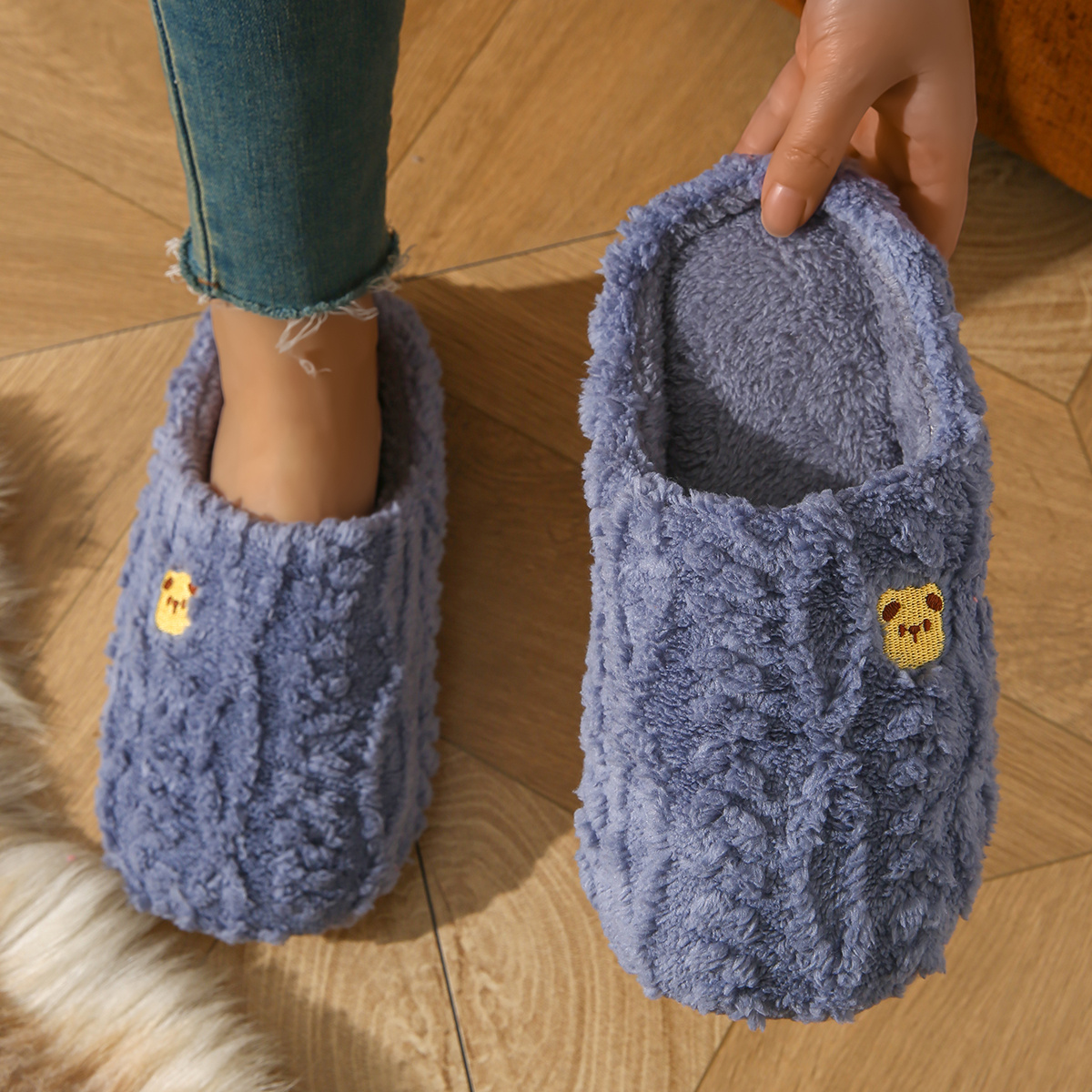 TEMU Women's House Slippers With A Fashionable Trendy Bear Pattern, Soft-soled And Noise-reducing For Indoor Use On Bedroom Floors. Autumn/winter