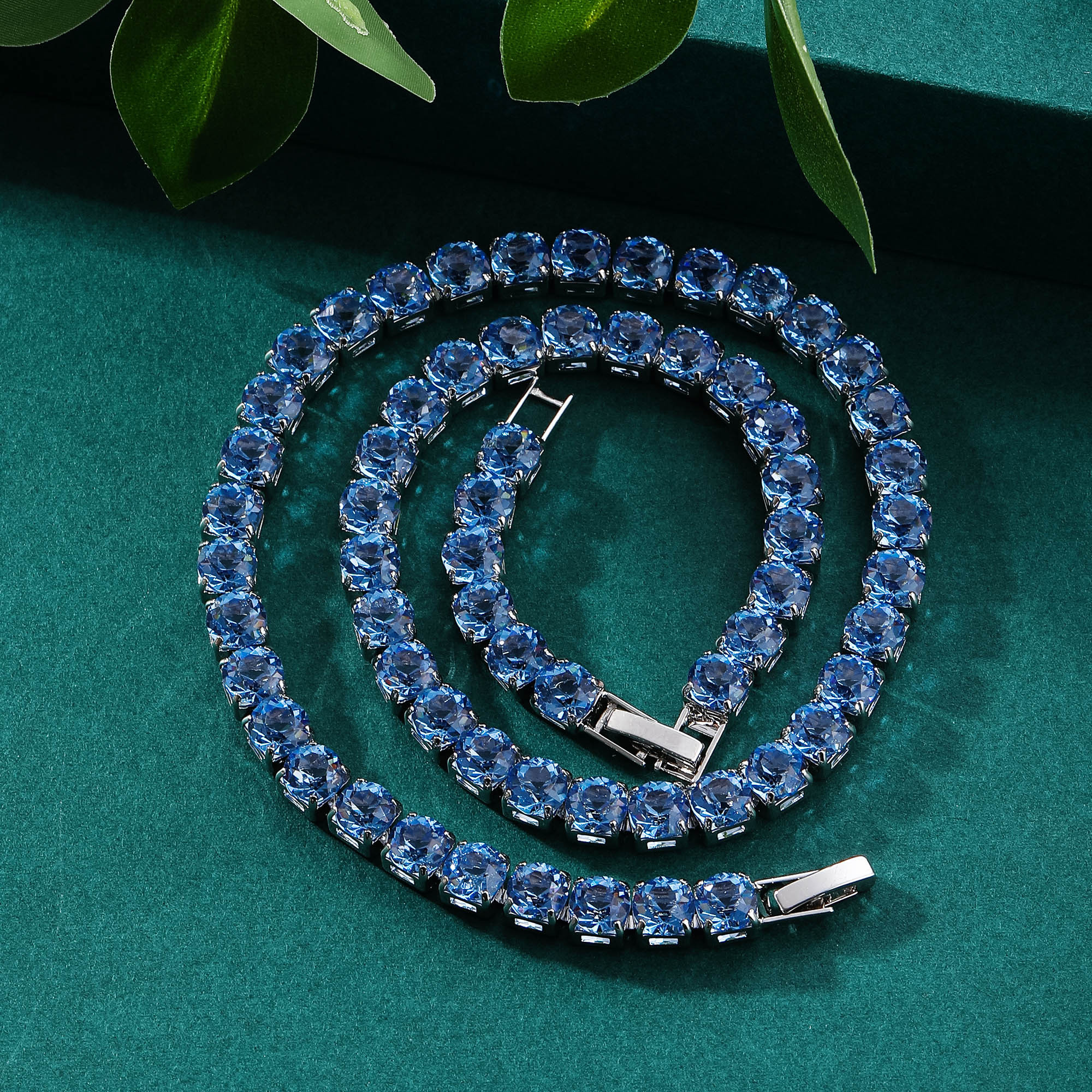 TEMU A Blue Round Necklace With An Elegant And Luxurious Style, Featuring Copper Inlaid With Synthetic Synthetic Cubic Zirconiaia, Suitable For Daily