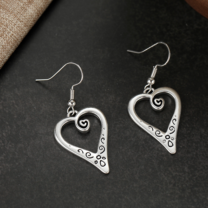 Women's Vintage Hollow Heart Dangle Earrings