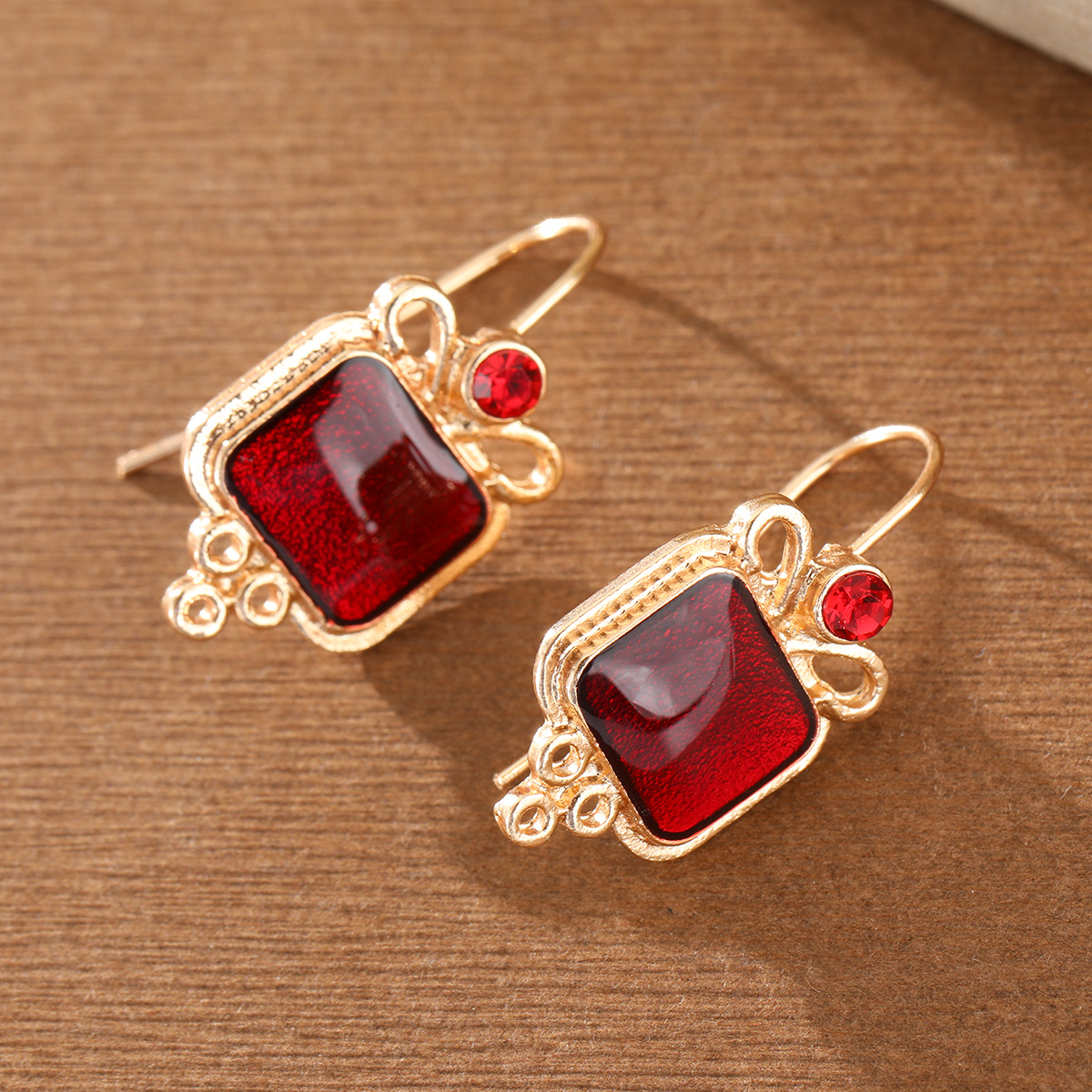Women's Floral Pattern Inlaid Synthetic Zirconia Pendant Earrings