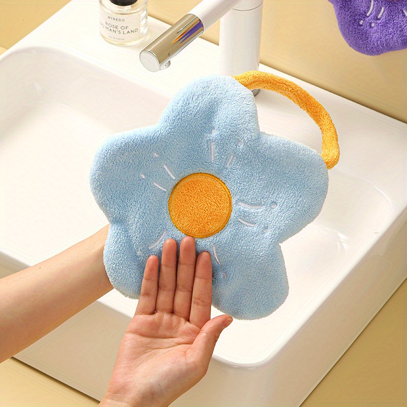 1pc Flower Shaped Coral Fleece Hand Towel, Quick-Dry Absorbent Polyester Cleaning Cloth, Chemical-Free Woven Dishcloth, for Kitchen & Bathroom, Camping Accessory details 6