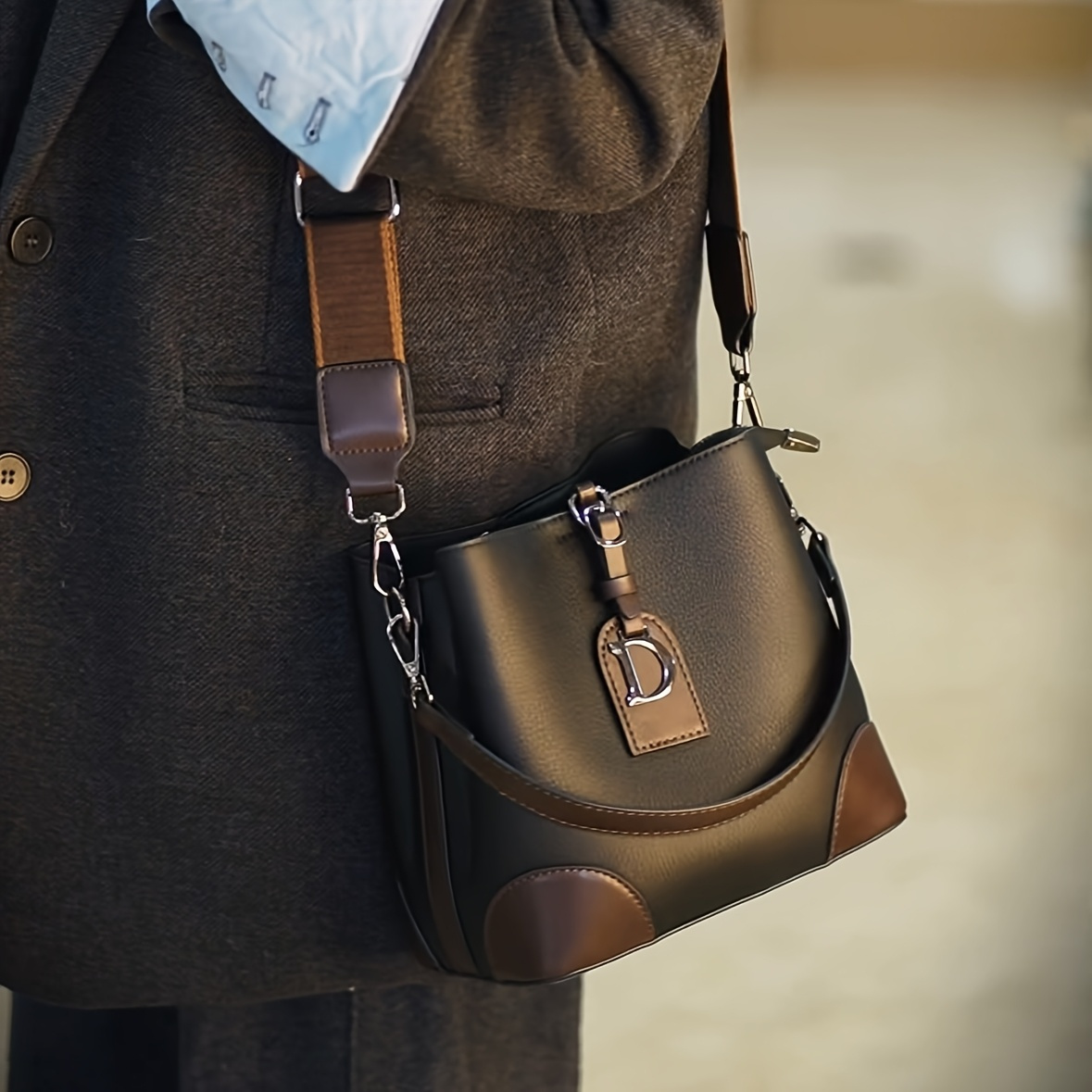 Stylish Women's Bucket Bag - Casual Crossbody, Compact Design with Golden Accents, Black/Brown, Adjustable & Detachable Strap for Everyday Use