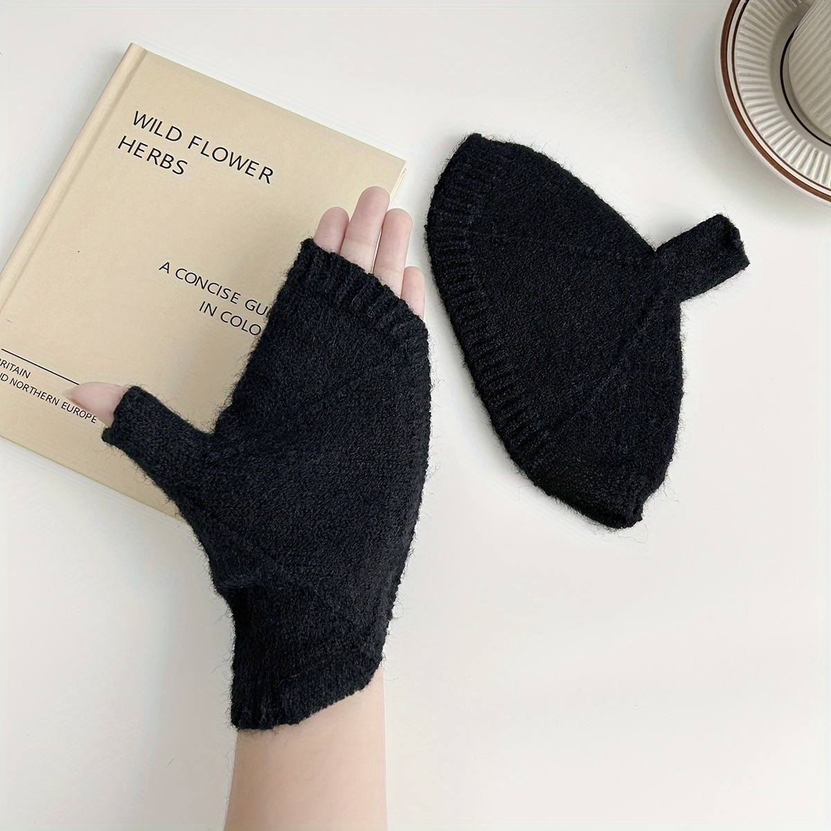 1 Pair Women's Semi-finger Solid Color Versatile Gloves Thick Warm Open- Screen Student Sleeve Wrist Guard