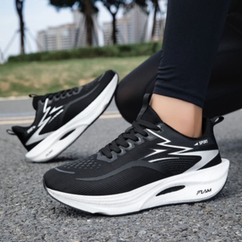 New Casual Athletic Running Shoes, Lightweight And Shock-Absorbing, with Non-Slip Sole. Offers Breathable Black, White, And Purple Gradient Color Options. Breathable Fabric Material, Suitable for Gym Training, Casual Running, And Other Occasions