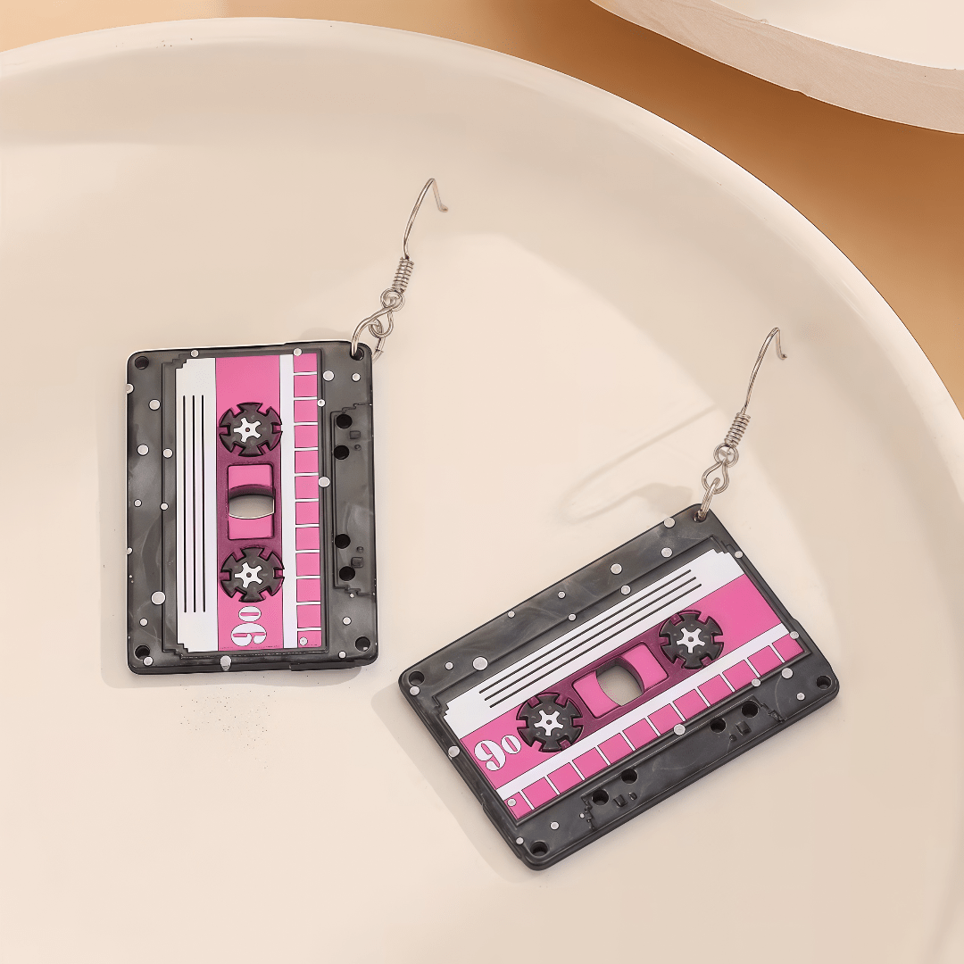 E-shop Ein Paar Retro-Ohrringe im klassischen Kassetten-Stil – Musikfestival-Accessoires, stilvoll , für von nostalgischem Design