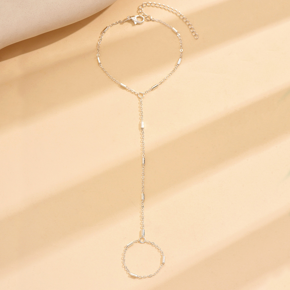 TEMU 1pc Women's Fashionable And Elegant Thin Chain Interlocking Finger Ring Bracelet, Simple Casual Jewelry, Suitable For Daily Wear, Vacations,