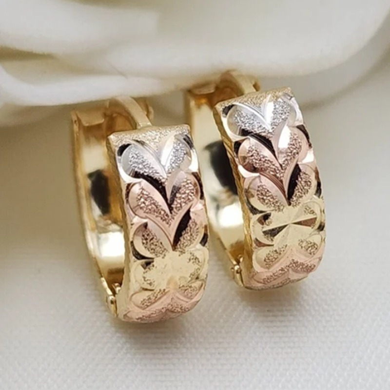 Image of 1 Pair Of Women's Fashion Hoop Earrings, Elegant And Luxurious Middle Eastern Style Heart Hoop Earrings, Perfect For Daily Wear, Weddings, Banquets, Parties, And Valentine's Day Gifts