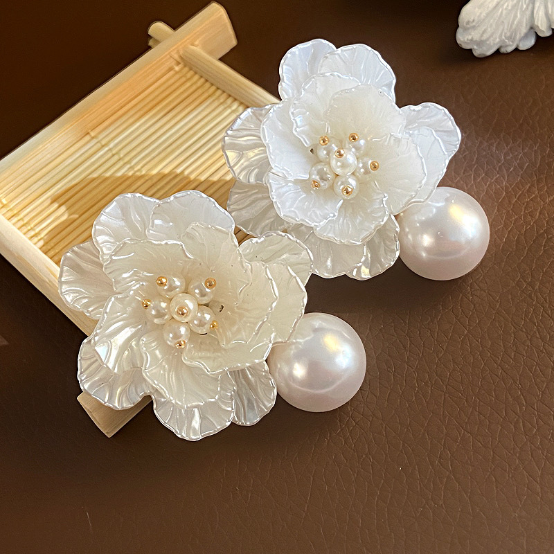 French Bride White Flower Earrings Light Luxury Niche Design Earrings Wedding Dress Ear Jewelry Valentine's Day Gift
