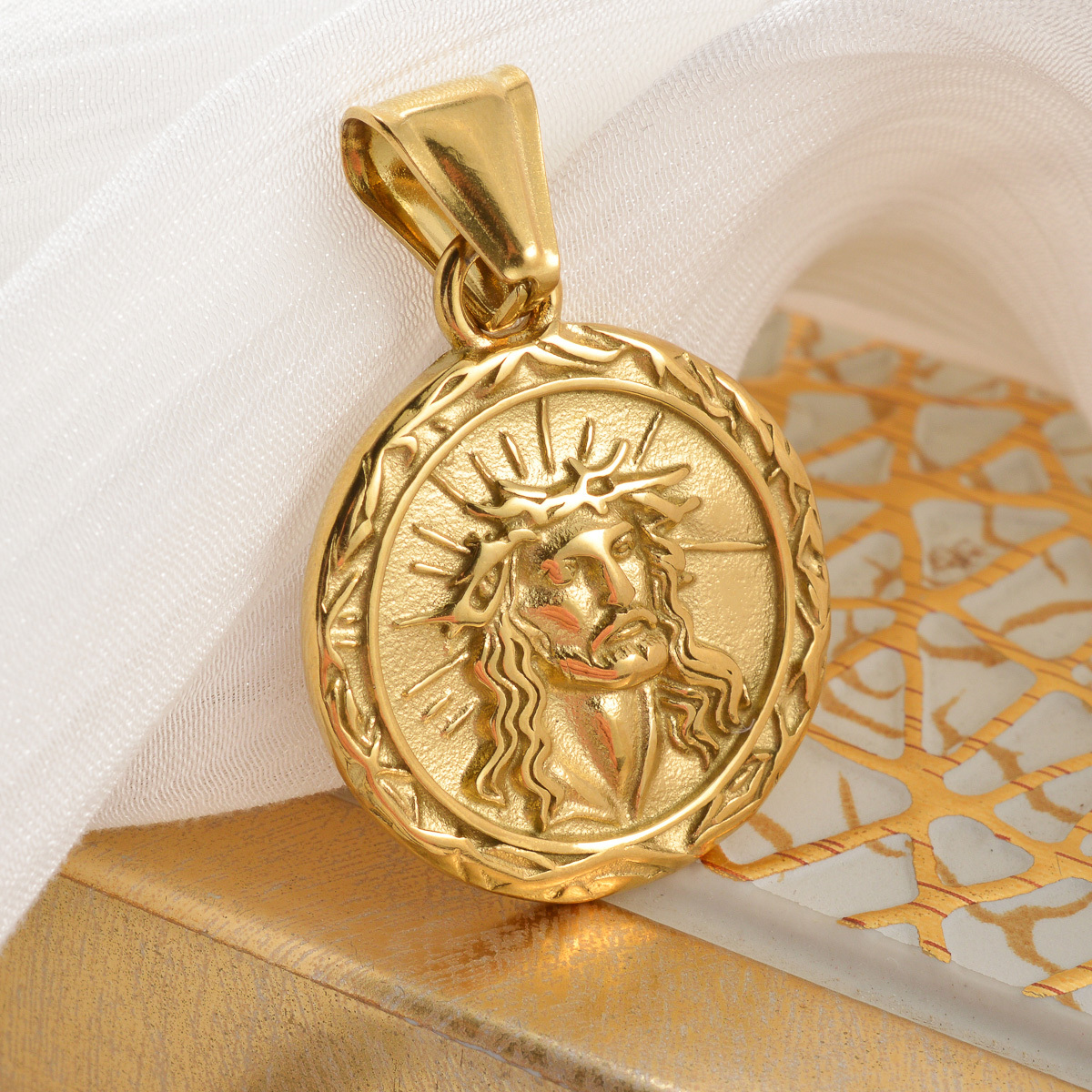 TEMU 1pc Sny 1pc 18k Golden Plated Jesus Medallion Pendant Suitable For Men' Religious Jewelry, Vintage Round Gift For Christmas, Father' Day, Daily